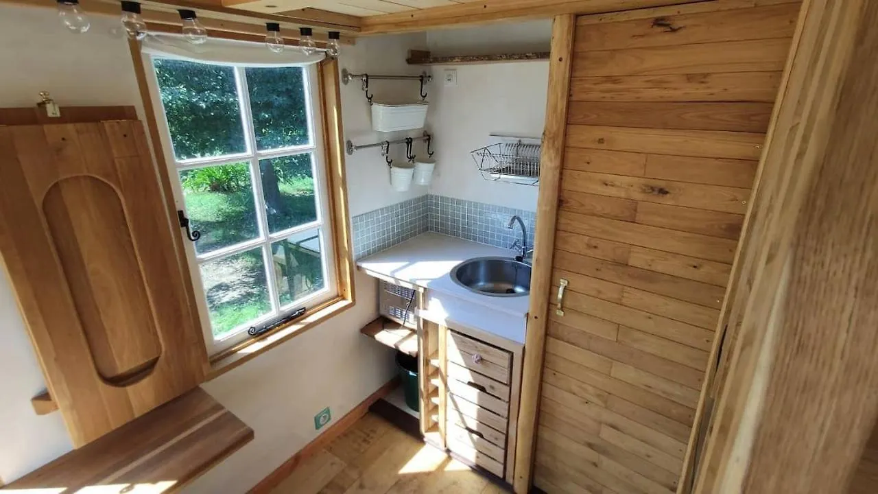 Tiny House Ekoti Hotel Bressols Pensión